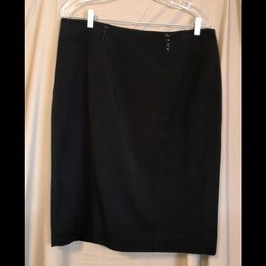 White House, black market Black skirt